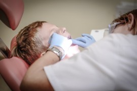 Tandlægen anbefaler disse redskaber til dit barn!