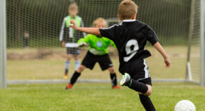 Find de rette fodboldstøvler, når dit barn skal starte til fodbold